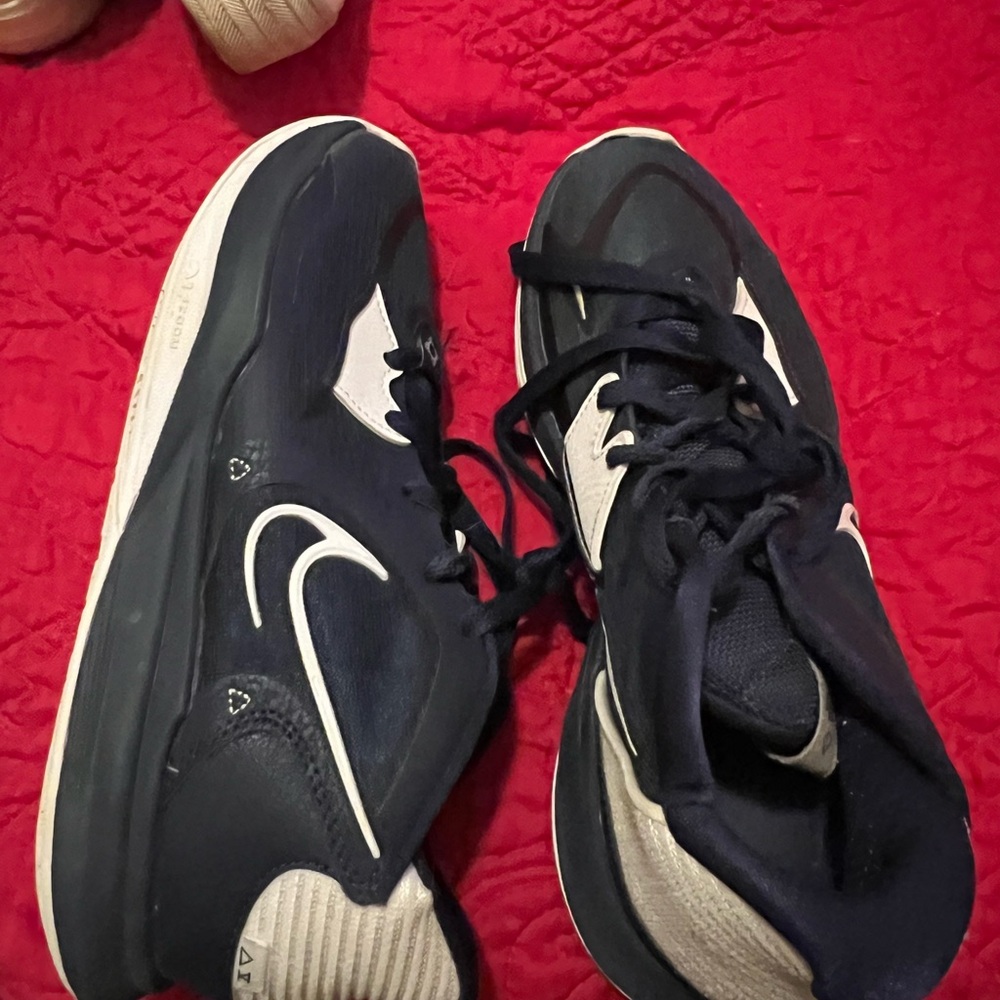 Nike Black and White Sports Shoes